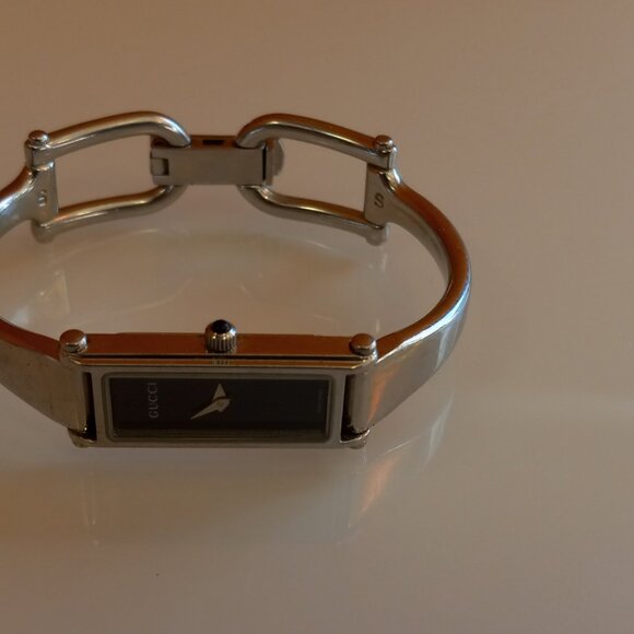 Gucci Silver & Black, Swiss Made, Quartz Ladies Watch - Picture 12 of 15